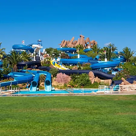 Charming In With Shared Pool البوفيرا